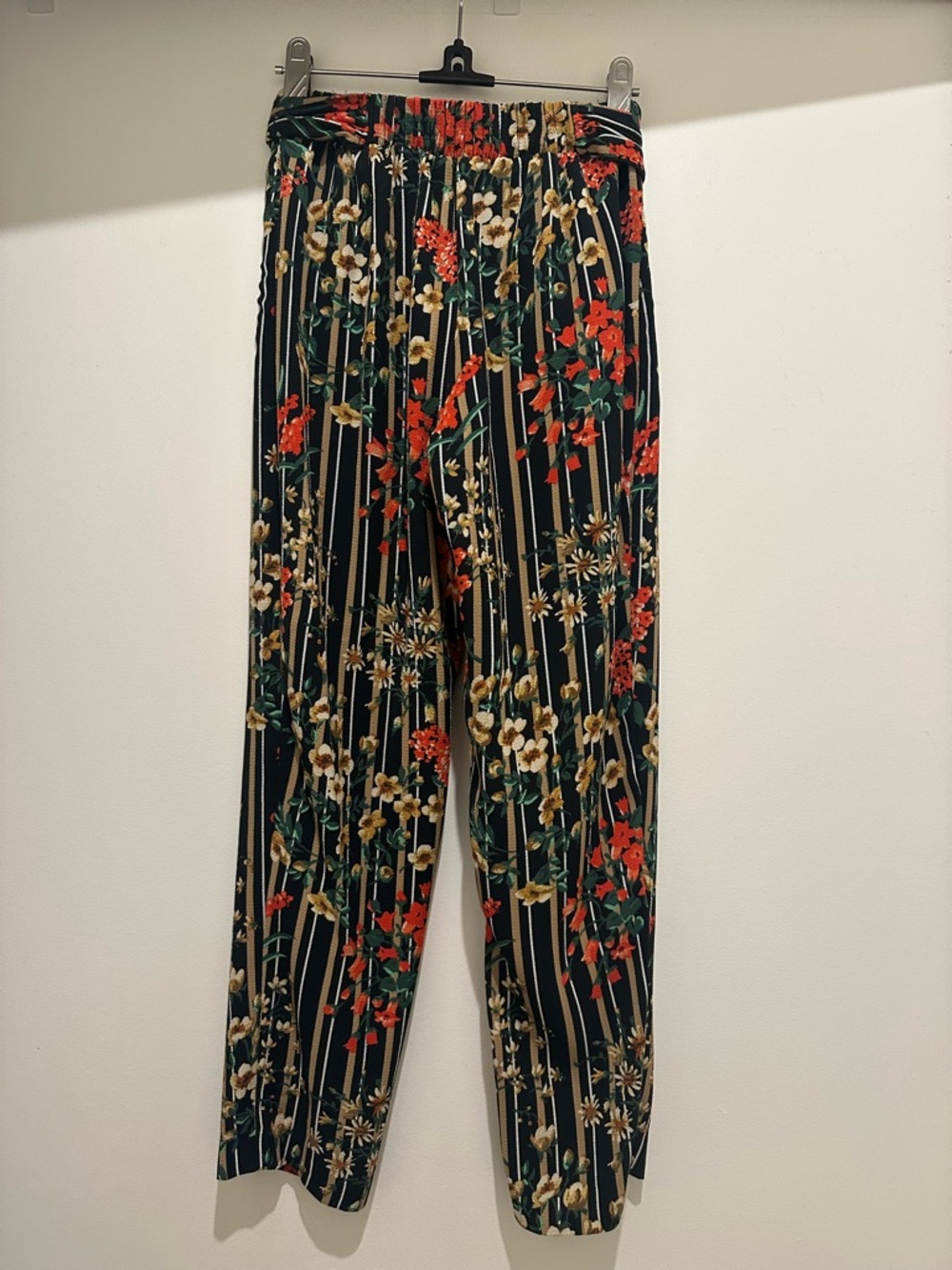 Floral Striped High Waisted Zara pants - Picture 3 of 3